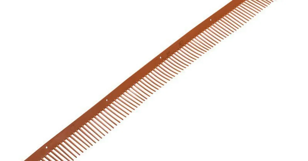 Víkendová Akce Scobax Větrací mřížka Ergoroof 1000 mm x 55 mm červená