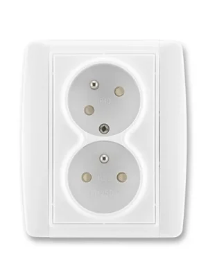 ABB 5513E-C02357 03 Element® Zásuvka dvojnásobná s ochrannými kolíky, s clonkami, s natočenou dutinou, bílá / bílá Akční Cena