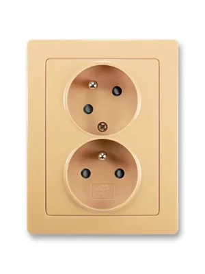 ABB 5513J-C02357 D1 Swing®L Zásuvka dvojnásobná s ochrannými kolíky, s clonkami, s natočenou dutinou, béžová Autentický