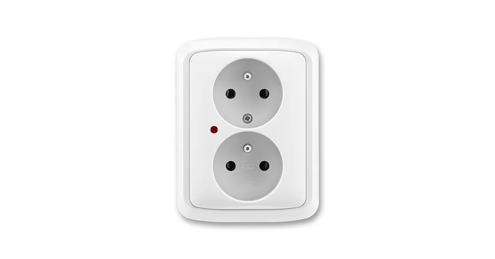 ABB 5592A-A2349 B Tango® Zásuvka dvojnásobná s ochrannými kolíky, s ochranou před přepětím, bílá šroubový strojek Zlevněný
