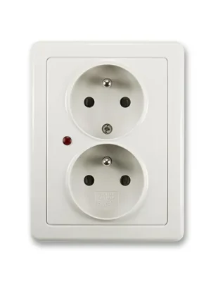 ABB 5592G-C02349 S1 Swing® Zásuvka dvojnásobná s ochrannými kolíky, s ochranou před přepětím, světle šedá Omezená Nabídka