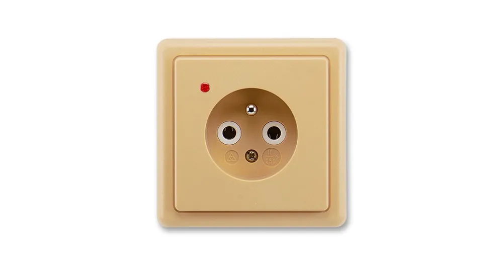 ABB 5597-2389 D2 Classic Zásuvka jednonásobná, s ochranou před přepětím, béžová Akční Cena