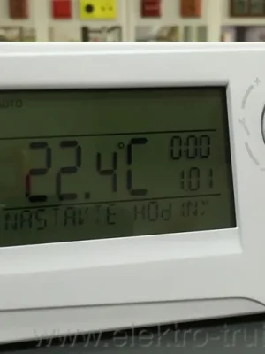 Levný Elektrobock PT 22 týdenní termostat podsvícený digitální LCD,hystereze